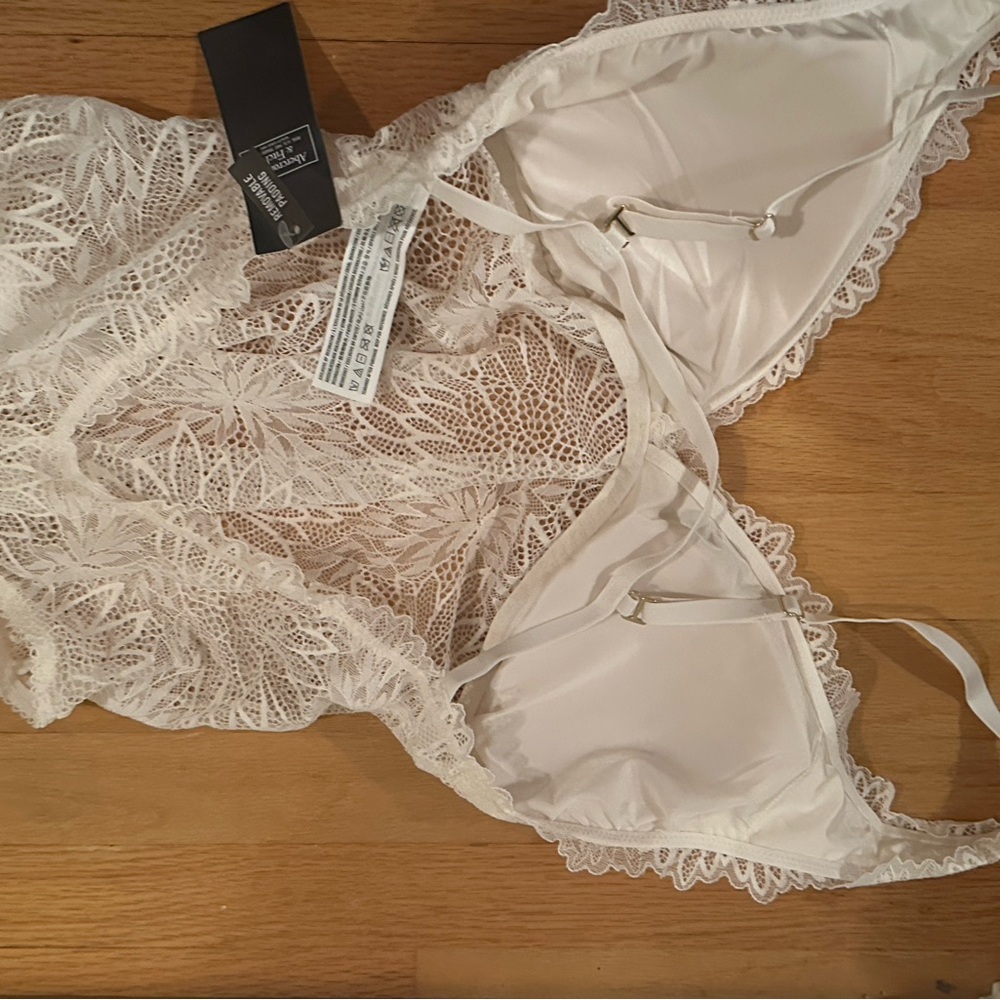 Abercrombie & Fitch Lace White Bodysuit Size Large - Picture 2 of 6